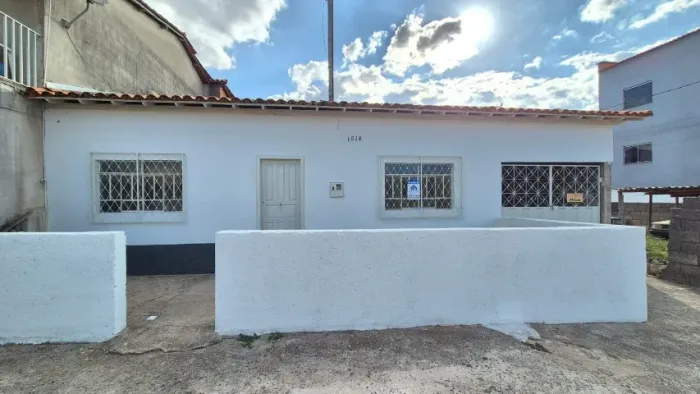 CASA EM DIAMANTINA 3 QUARTOS