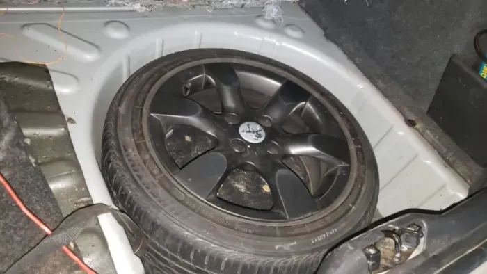 1 roda com pneu Peugeot 307 equinoxe aro 16 grafite, ideal para estepe