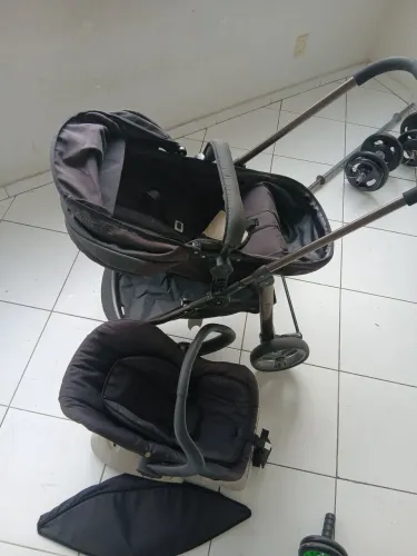 CARRINHO DE BEBÊ MOISÉS PRETO
