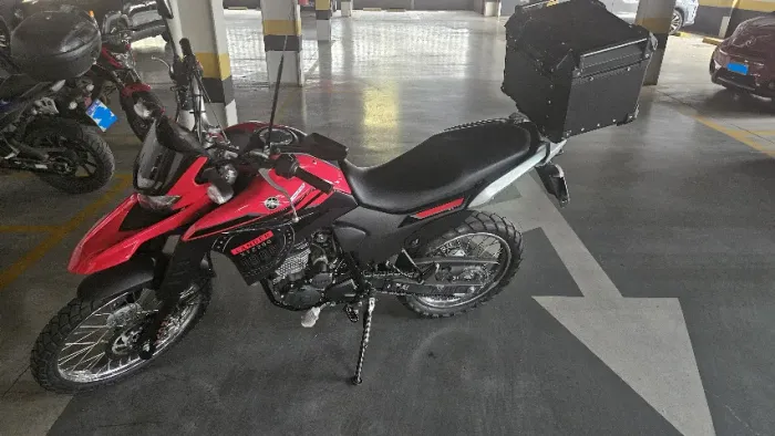 Lander 2024, Flex, Vermelha, ABS