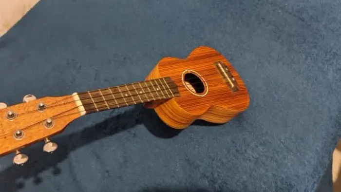 Ukulele pouco usado em otimo estado