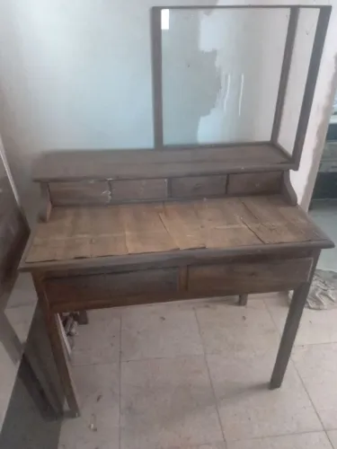 Escrivaninha antiga estado em que se encontra