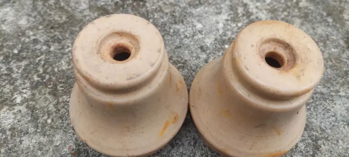 02 pés de geladeira fogão em porcelana antiguidade antigo uso enfeite decoração cenário
