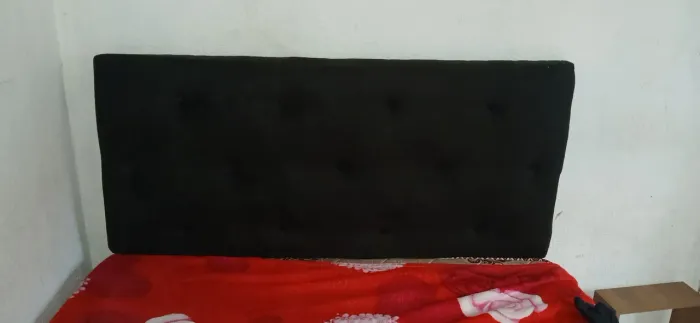 Cabeceira Estofada de Cama - Impecável! (Semi-nova)