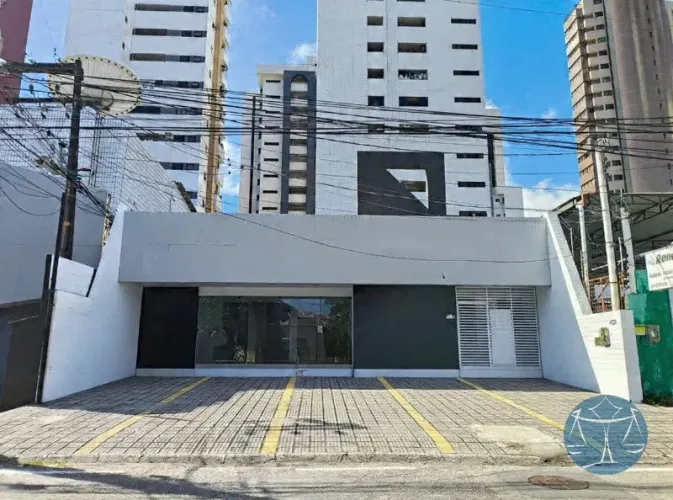 IMÓVEL COMERCIAL NO TIROL