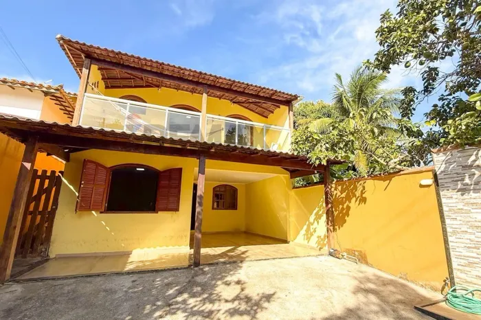 Casa ampla no Arpoador da Rasa | Próxima à Ponta do Pai Vitório e ao Mangue de Pedra em Bú