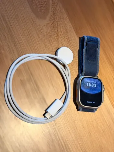 Apple Watch Ultra 3 Titânio Natural na Garantia até Abril/2027