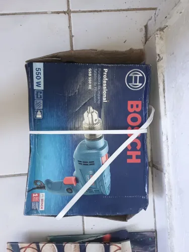 Furadeira bosch nova zera, nunca usada 