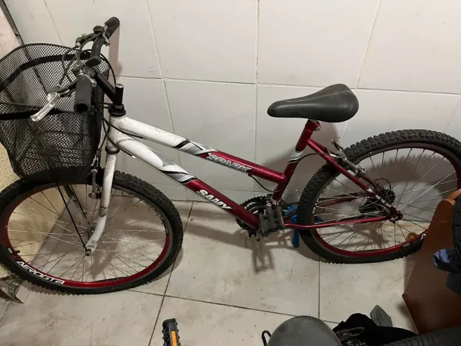 BICICLETA SEMI NOVA