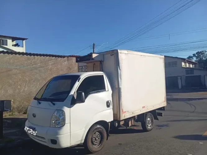 Kia Bongo 2011 com Baú Refrigerado COM SERVIÇO