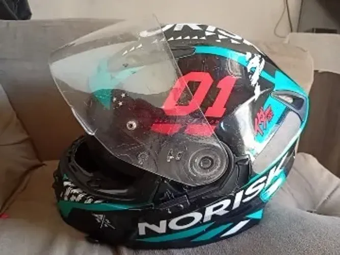 Capacete