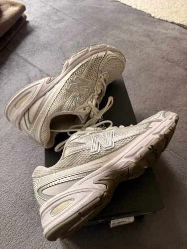 New Balance 740