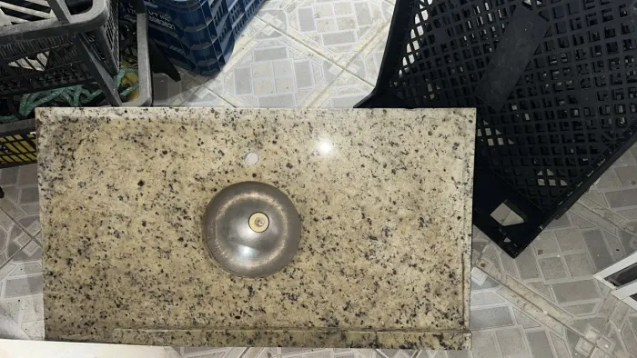 Pia de granito 2 e uma de inox