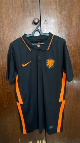 Camisa preta da seleção Holandesa