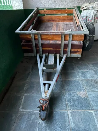 Carretinha semi-nova