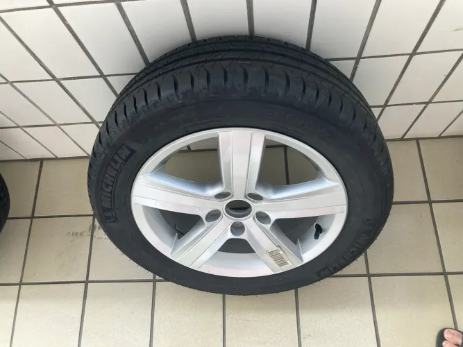 Estepe Volkswagen Golf TSI -Colecionador