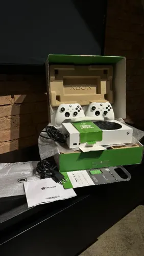 Xbox série s + 2 Controles 512 SSD 
