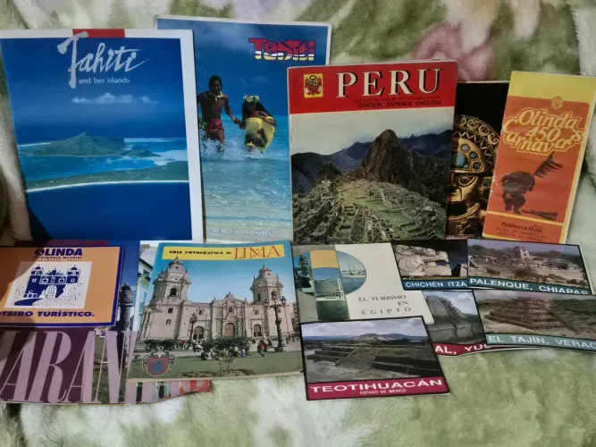Lote Vintage - Guias, Livros e Panfletos Turísticos (Peru, México, Brasil, Egito, Tahiti)