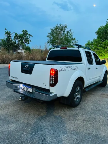 Nissan Frontier SV AT. CD 4X4 2.5 TB Dies. Aut. 2016