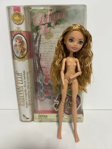 Boneca ashlyn ella ever after high sucata