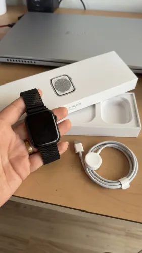 Apple Watch Série 8 45 mm R$ 1100,00
