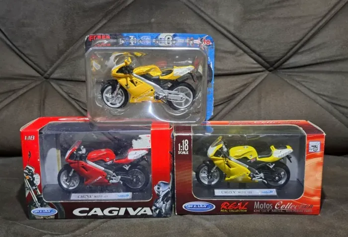 Miniatura de Moto 3 Cagiva Mito 125 escala 1:18