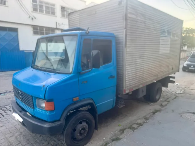 Caminhão 3/4 Mercedes 710