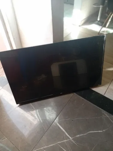 Tv 43 p AOC rocku smart com defeito na tela