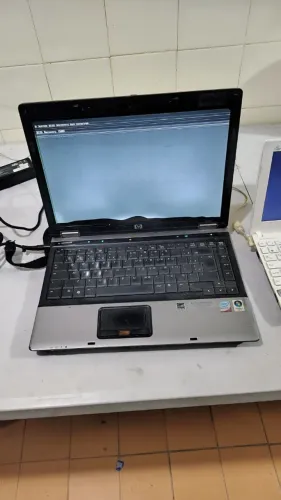 Notebook HP Compaq 6530b Liga Sem HD 3GB RAM Tela com Defeito Para Peças