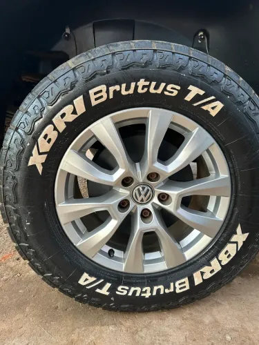 Pneus e roda aro 17 pará Amarok