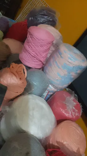 Lote de 24 rolos de fio de Malha (a maioria lacrada) Aceito ofertas