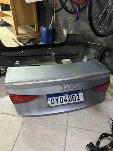 Tampa traseira porta malas Audi A3