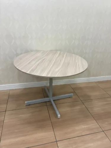 Mesa de Reunião Redonda - 1,00 m x 74 cm