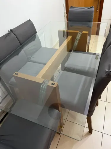 Mesa com tampo de vidro 6 lugares