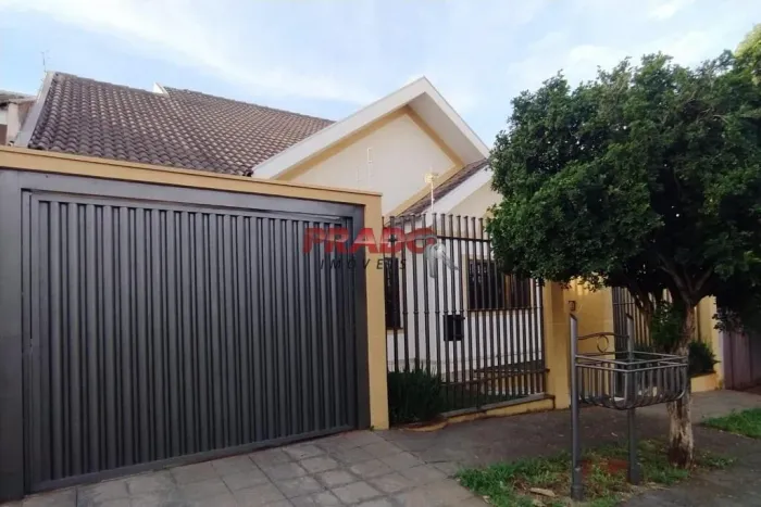Casa para alugar em Maringá, JD PARIS VI, com 3 quartos, com 150 m²