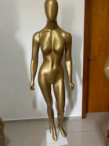Manequim Dourado
