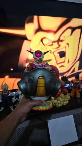 Action figure Dragon ball Freeza na nave 25cm altíssima qualidade novo lacrado na caixa