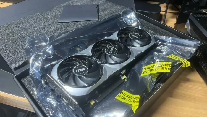 Placa de vídeo GeForce RTX 4070 SUPER 12GB NVIDIA
