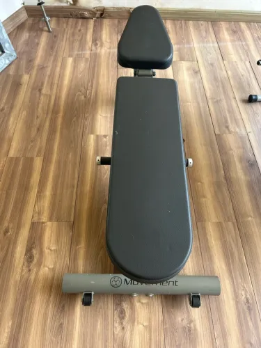 KIT DE MUSCULAÇÃO COMPLETO ? BANCO MOVEMENT + 104 KG EM ANILHAS + BARRA