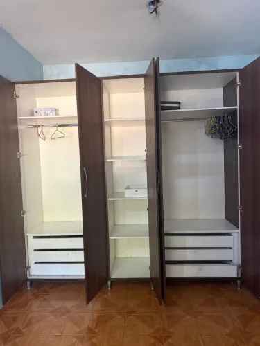 Guarda roupa 6 portas