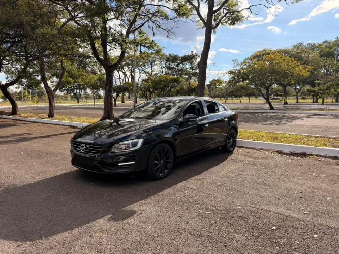Volvo S60 T-5 Kinetic 2.0 245cv 4P 2015