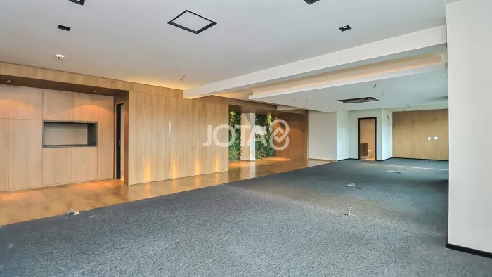 SALA COMERCIAL DE 140M² NO BATEL 1550 Sala Comercial de 140m² No Batel 1550