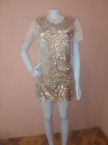 Vestido com lantejoula