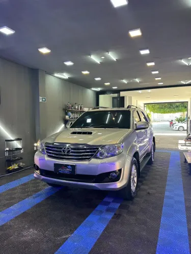 Toyota Hilux SW4 SRV D4-d 4X4 3.0 TDI Dies. AUT 2015