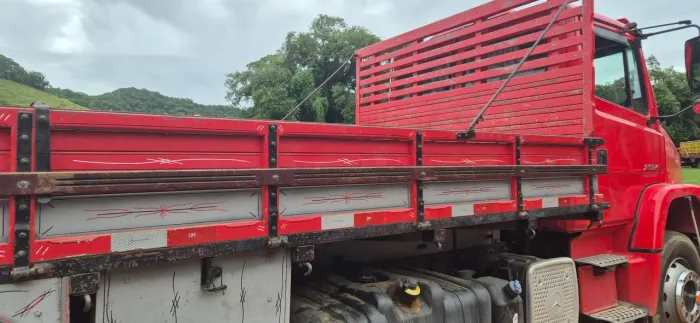 Carroceria de truck em ótimo estado de conversação!