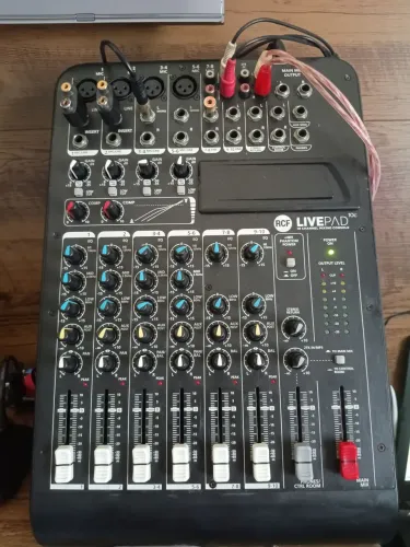 Mesa Rcf áudio 6 canais