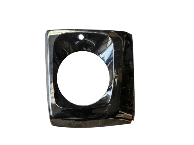 Moldura Farol Direito Mercedes Amg G63 2021
