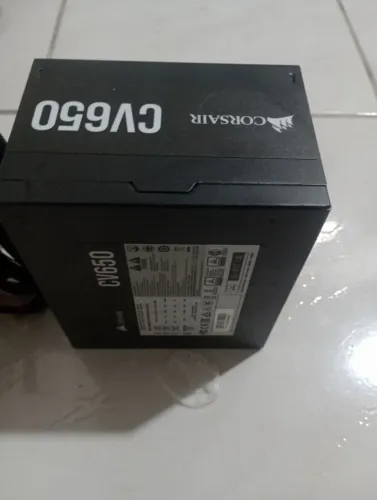 Fonte 720 W reais com defeito.