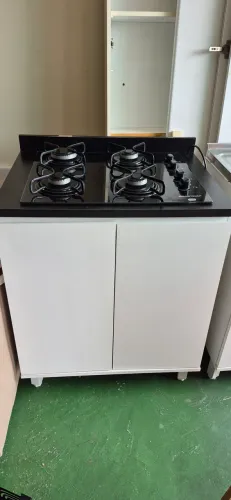 Balcão de pia com pia e balcão de cooktop com cooktop Brastemp imbutido