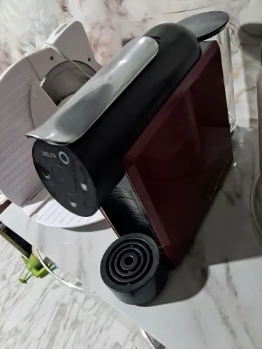 Cafeteira Delta de cápsulas semi nova,